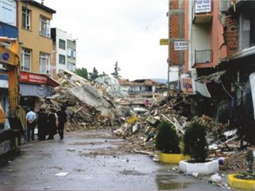 Измир, Турција, 1999г.