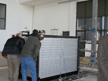 Preparation of experiment with a laminar container (2013).