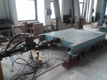 Single-Component Programmable Seismic Shaking Table